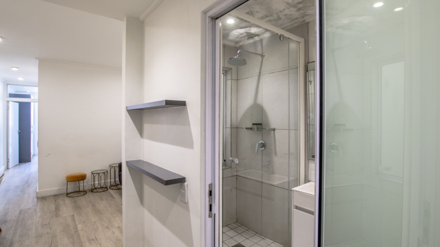 2 Bedroom Property for Sale in Woodstock Western Cape